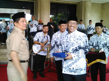 Pencarian PGRI Kotamobagu - Persatuan Guru Republik Indonesia Cabang Kotamobagu